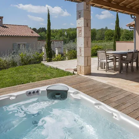 Domaine De La Durantie - Avec Jacuzzi Willa